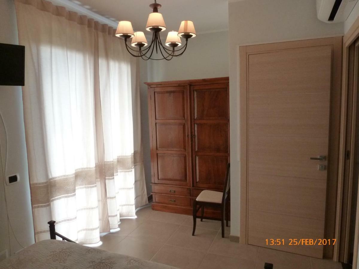 Emozioni D'Estate Bed & Breakfast Pula Exterior photo