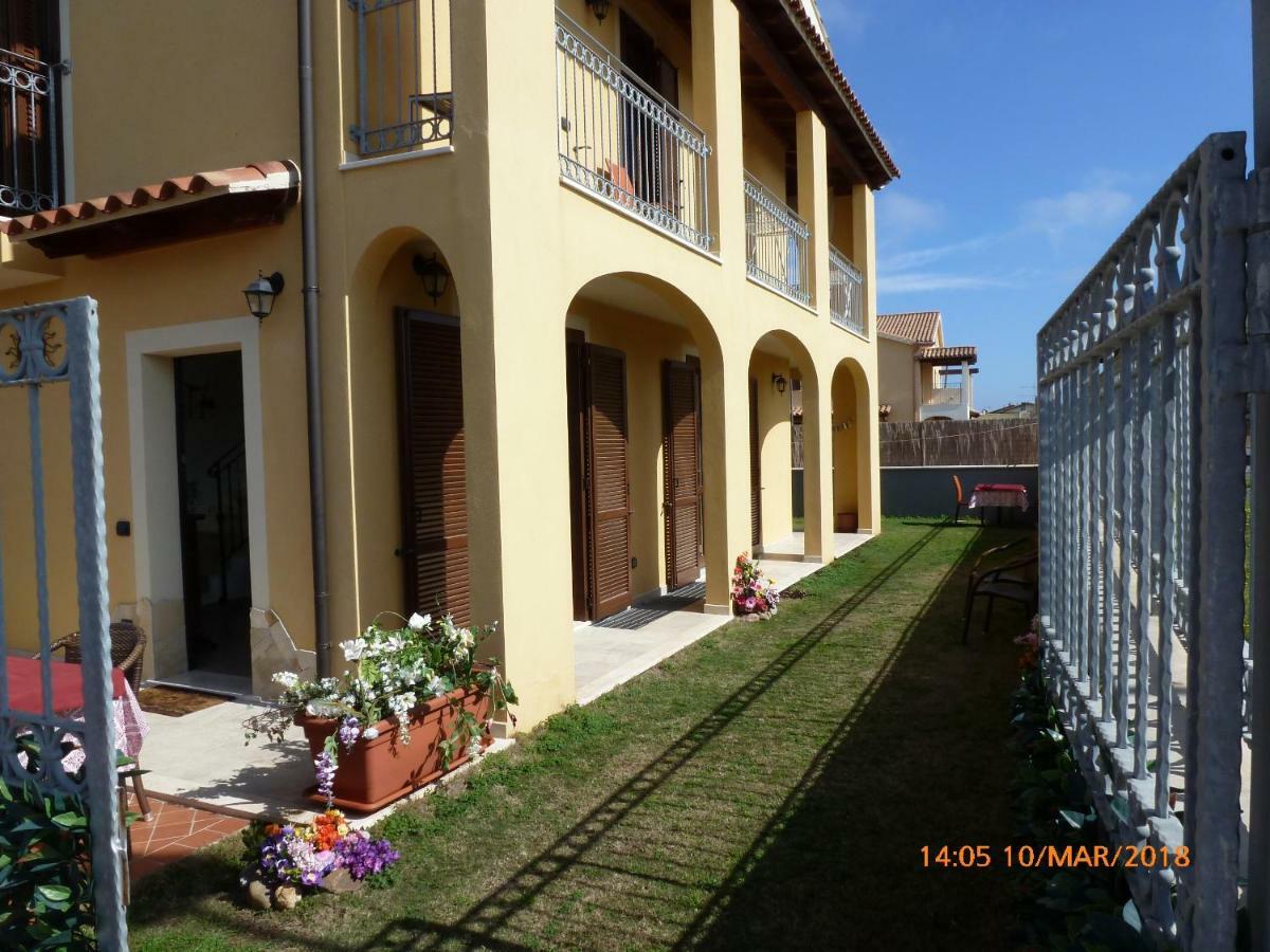 Emozioni D'Estate Bed & Breakfast Pula Exterior photo