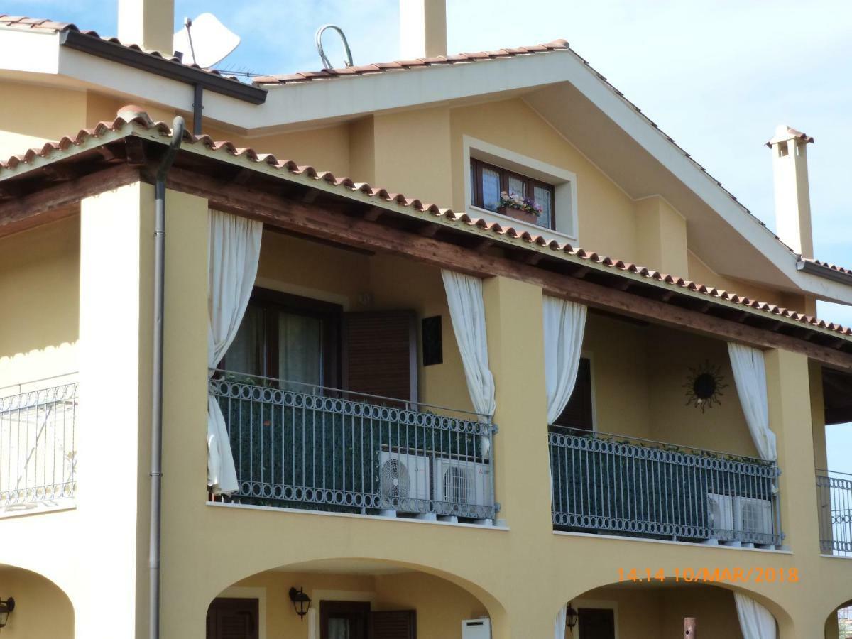 Emozioni D'Estate Bed & Breakfast Pula Exterior photo